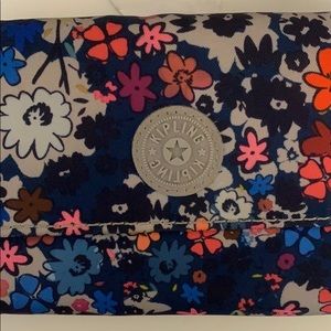 Kipling flower wallet